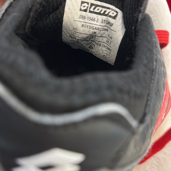 LOTTO Black and Red soccer cleats with Glossy Finish size 11 kids - Picture 8 of 10